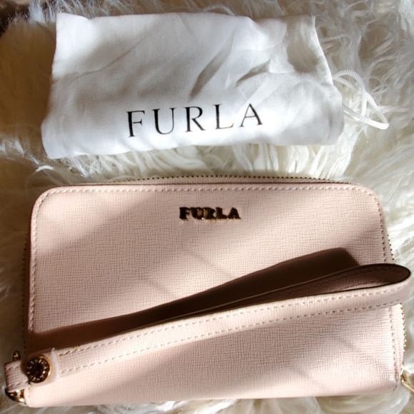 Furla Handbags - Furla wristlet wallet